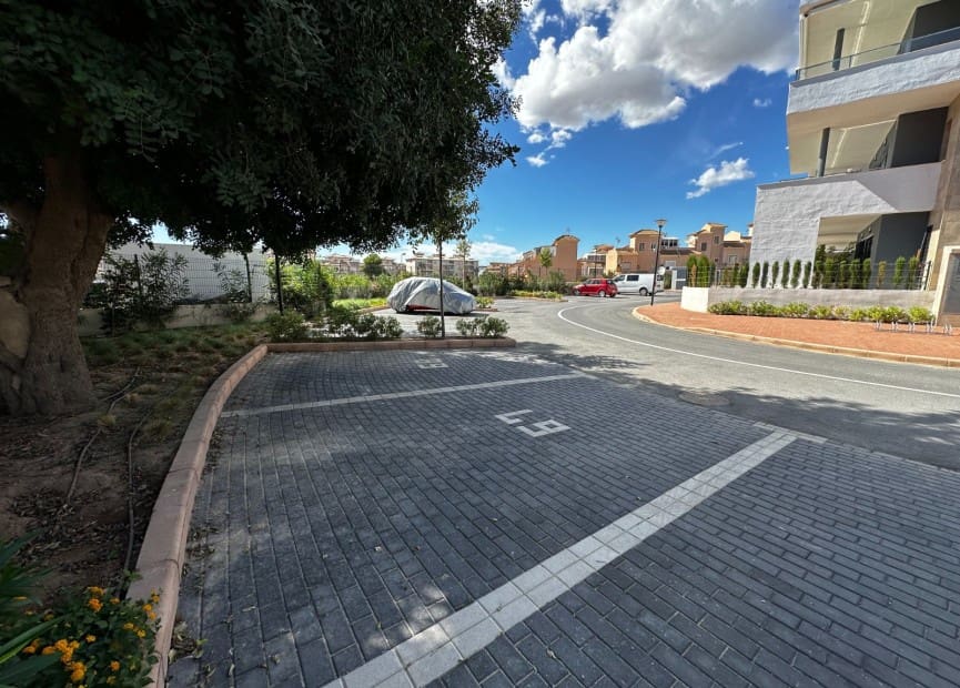 2 bedroom Apartment for sale in Playa Flamenca with pool garage - € 420,000 (Ref: 8575508)