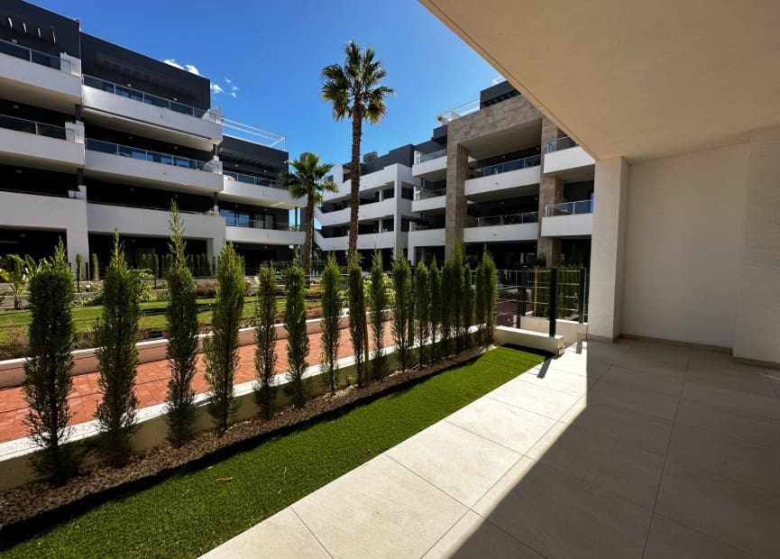 2 bedroom Apartment for sale in Playa Flamenca with pool garage - € 420,000 (Ref: 8575508)