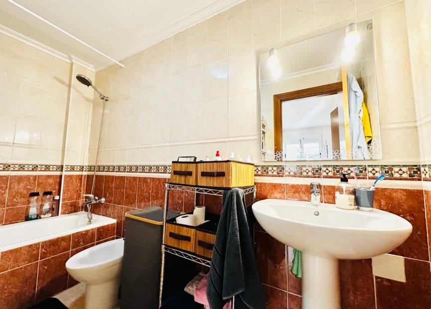 3 soveværelse Lejlighed til salg i Torrevieja - € 149.900 (Ref: 8592728)