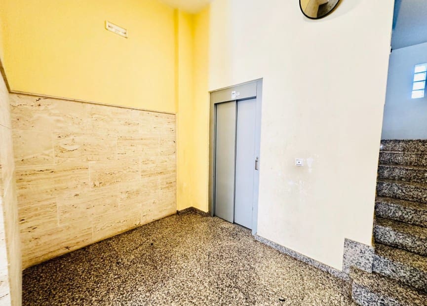 3 soveværelse Lejlighed til salg i Torrevieja - € 149.900 (Ref: 8592728)