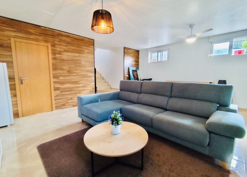 4 bedroom Villa for sale in San Miguel de Salinas with pool - € 249,000 (Ref: 8635652)