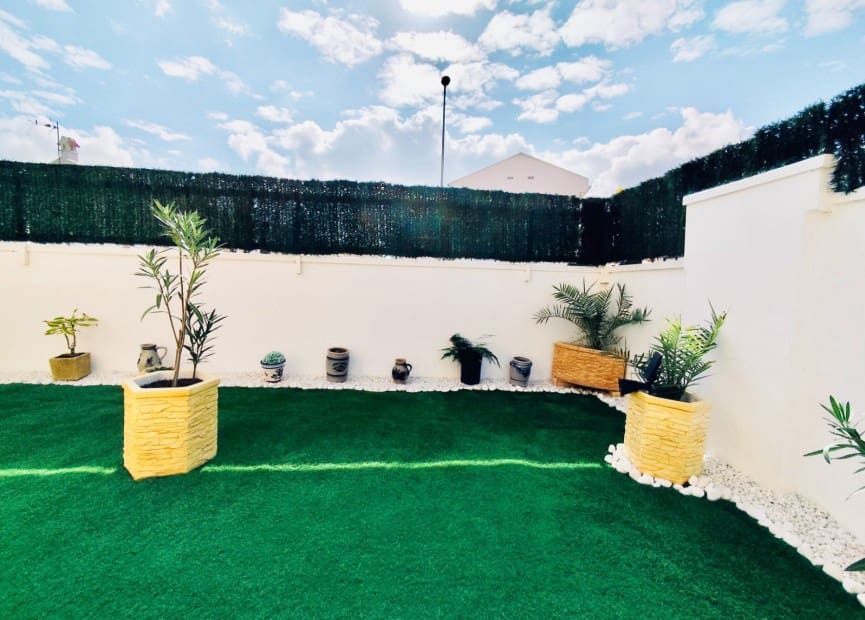 4 bedroom Villa for sale in San Miguel de Salinas with pool - € 249,000 (Ref: 8635652)