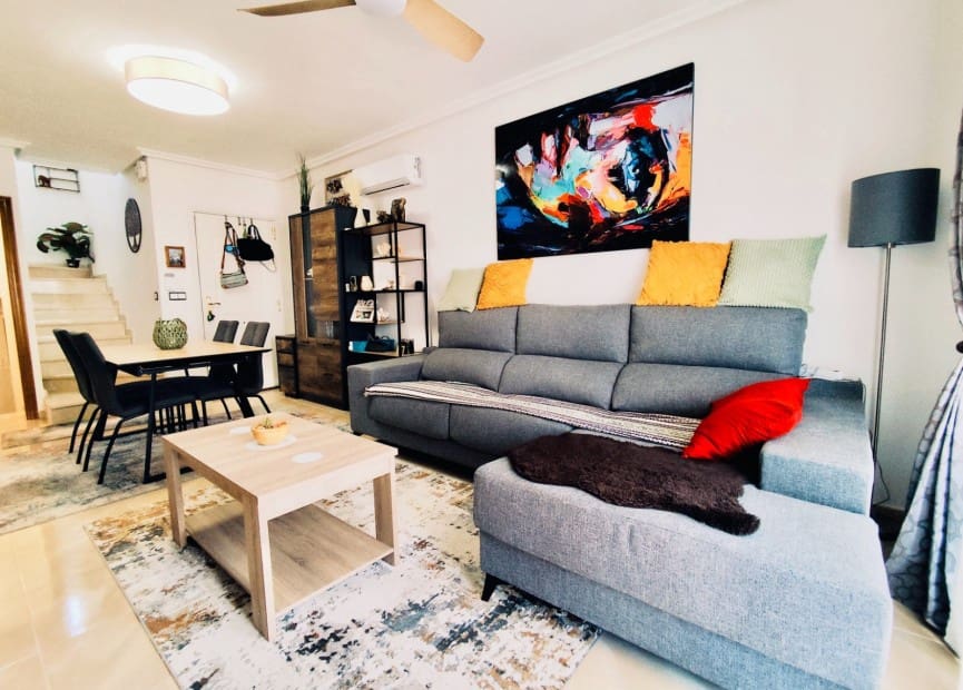 4 bedroom Villa for sale in San Miguel de Salinas with pool - € 249,000 (Ref: 8635652)