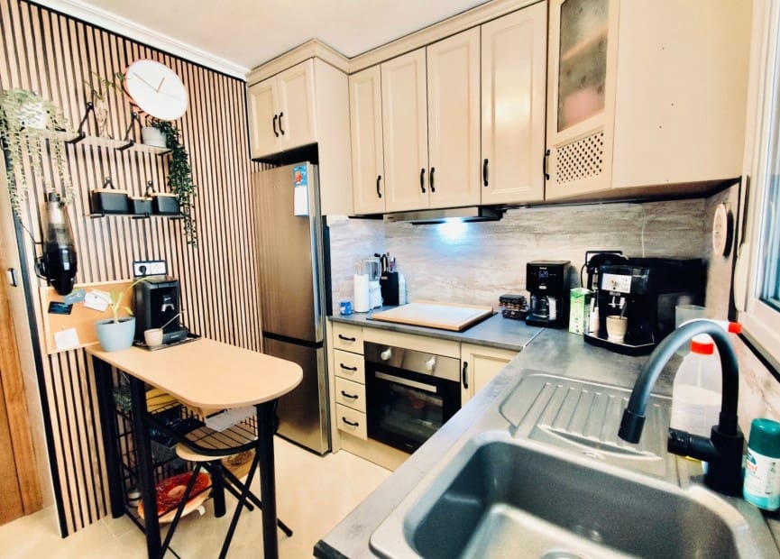 4 bedroom Villa for sale in San Miguel de Salinas with pool - € 249,000 (Ref: 8635652)