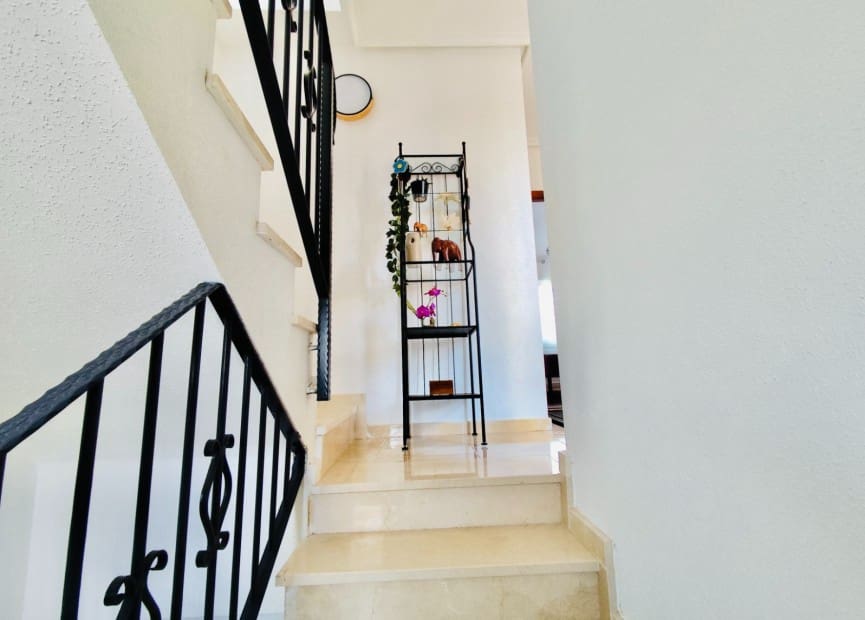 4 bedroom Villa for sale in San Miguel de Salinas with pool - € 249,000 (Ref: 8635652)