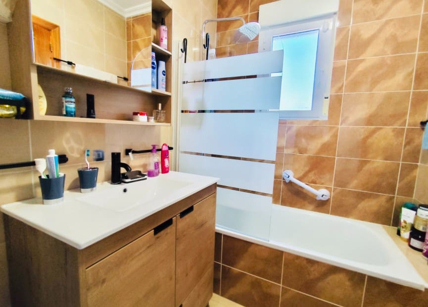 4 bedroom Villa for sale in San Miguel de Salinas with pool - € 249,000 (Ref: 8635652)