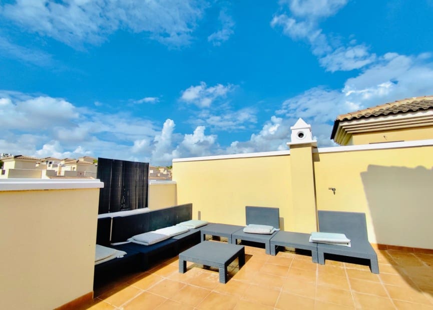 4 bedroom Villa for sale in San Miguel de Salinas with pool - € 249,000 (Ref: 8635652)