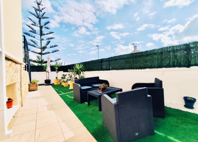 4 bedroom Villa for sale in San Miguel de Salinas with pool - € 249,000 (Ref: 8635652)