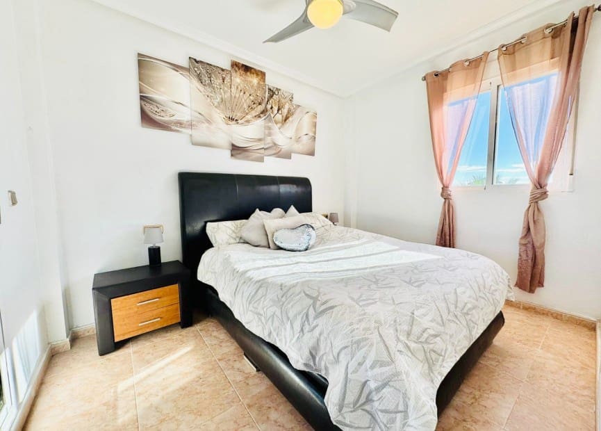 4 bedroom Villa for sale in Orihuela Costa with pool - € 399,000 (Ref: 8695619)