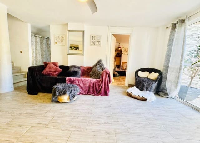 4 Zimmer Villa zu verkaufen in La Zenia, Orihuela mit Pool - 399.000 € (Ref: 8695619)