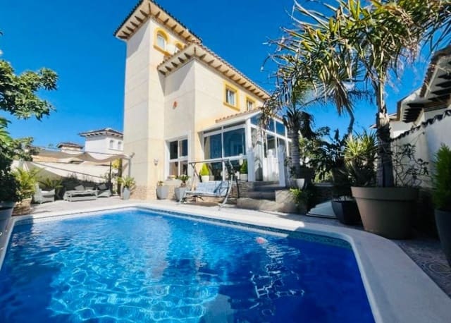 4 Zimmer Villa zu verkaufen in La Zenia, Orihuela mit Pool - 399.000 € (Ref: 8695619)