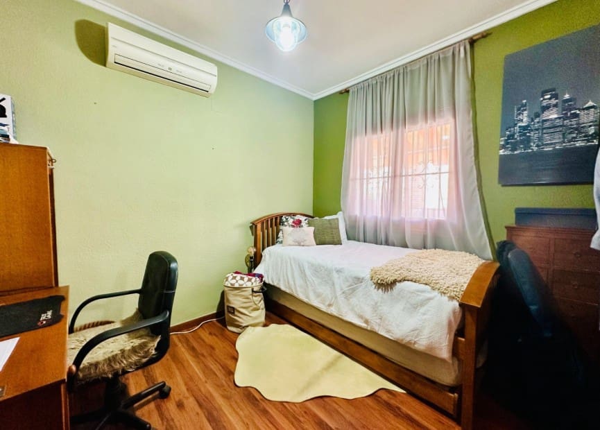 3 bedroom Bungalow for sale in Torrevieja - € 189,000 (Ref: 8718569)