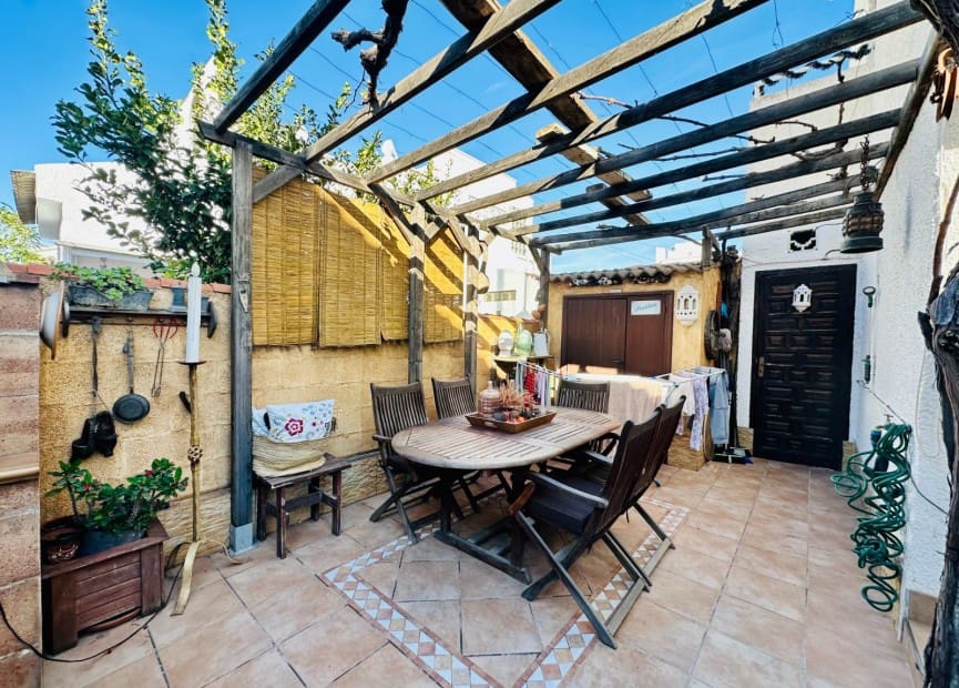 3 bedroom Bungalow for sale in Torrevieja - € 189,000 (Ref: 8718569)