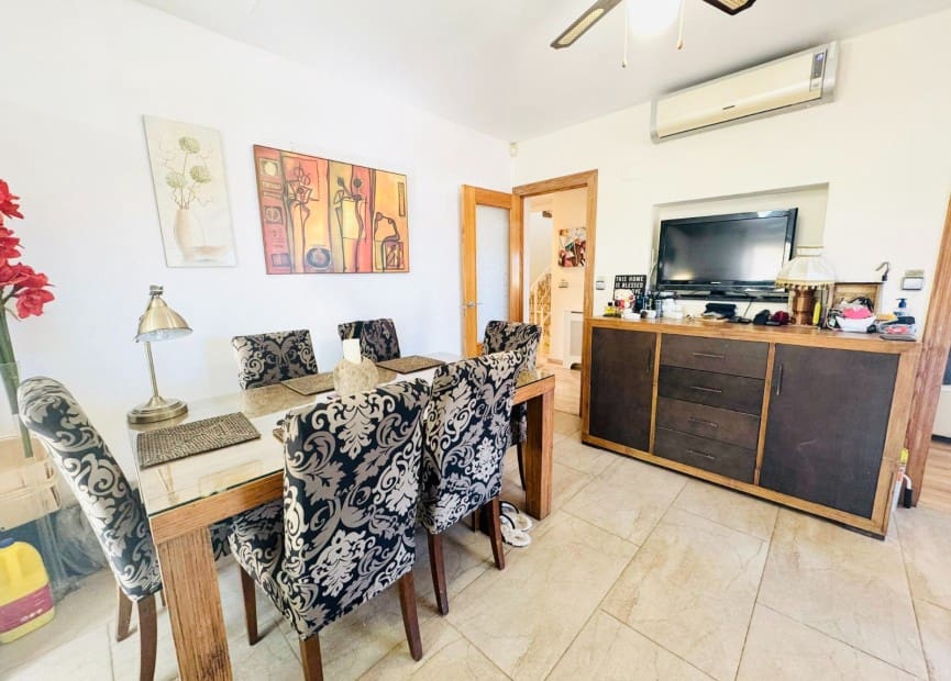 6 bedroom Villa for sale in Torrevieja with pool garage - € 610,000 (Ref: 8754617)