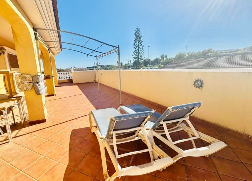 6 bedroom Villa for sale in Torrevieja with pool garage - € 610,000 (Ref: 8754617)