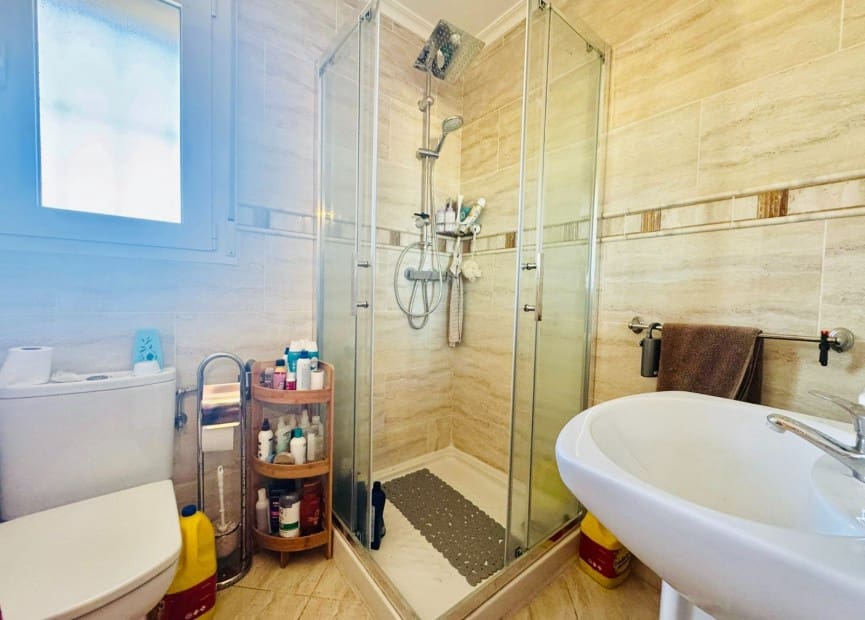 6 bedroom Villa for sale in Torrevieja with pool garage - € 610,000 (Ref: 8754617)