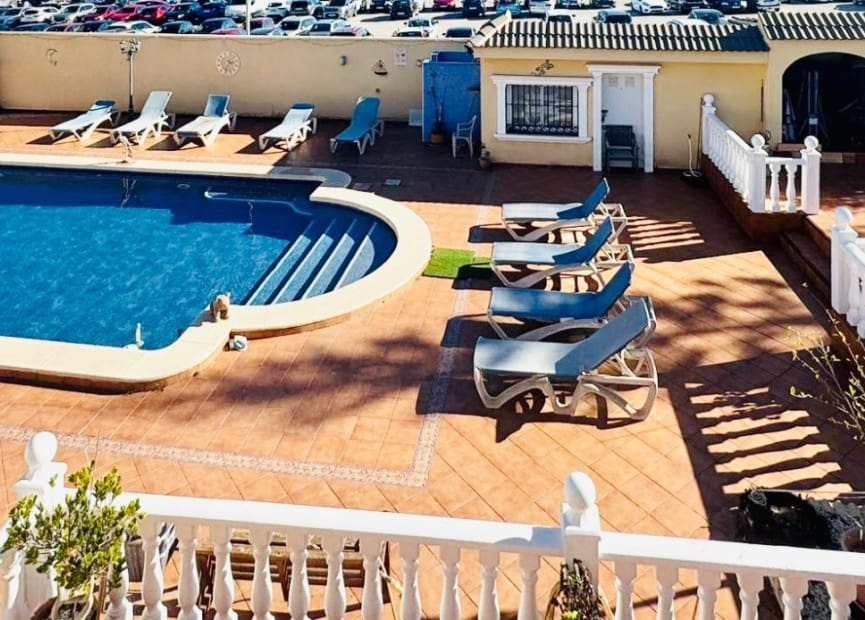 6 bedroom Villa for sale in Torrevieja with pool garage - € 610,000 (Ref: 8754617)