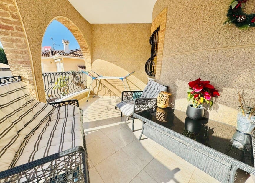 3 slaapkamer Villa te koop in Benijofar met zwembad - € 350.000 (Ref: 8813490)