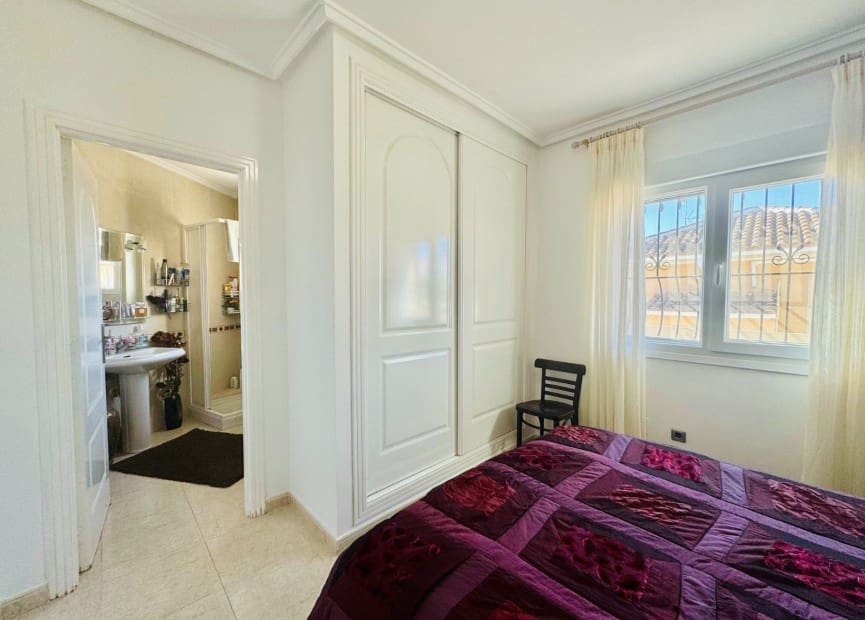 3 slaapkamer Villa te koop in Benijofar met zwembad - € 350.000 (Ref: 8813490)