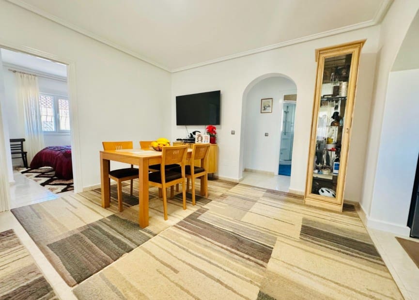 3 slaapkamer Villa te koop in Benijofar met zwembad - € 350.000 (Ref: 8813490)