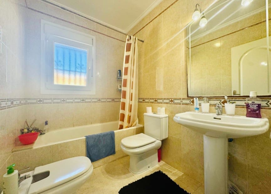 3 slaapkamer Villa te koop in Benijofar met zwembad - € 350.000 (Ref: 8813490)