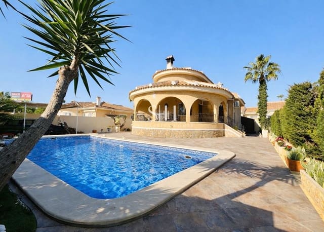 3 slaapkamer Villa te koop in Benijófar met zwembad - € 325.000 (Ref: 8813490)