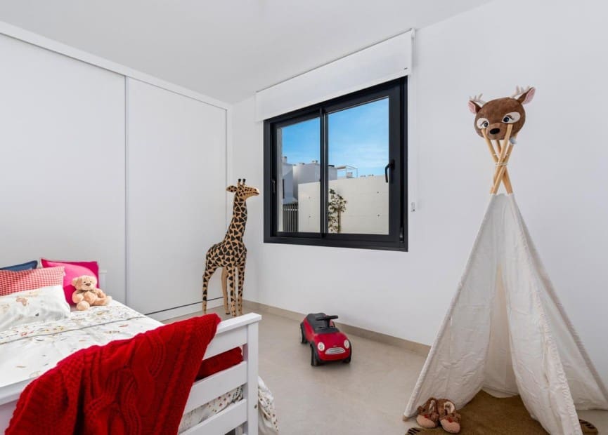 3 slaapkamer Villa te koop in Mar de Cristal met zwembad - € 549.000 (Ref: 8823531)