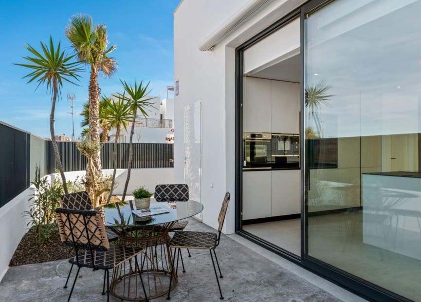 3 slaapkamer Villa te koop in Mar de Cristal met zwembad - € 549.000 (Ref: 8823531)