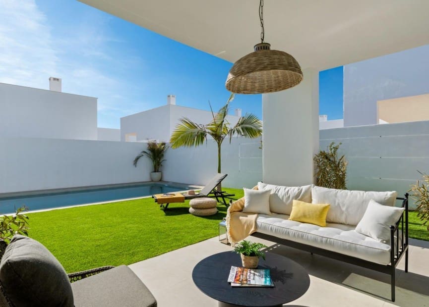 3 slaapkamer Villa te koop in Mar de Cristal met zwembad - € 549.000 (Ref: 8823531)