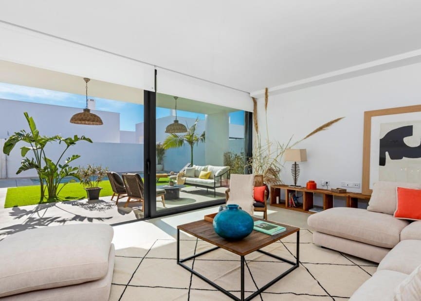 3 slaapkamer Villa te koop in Mar de Cristal met zwembad - € 549.000 (Ref: 8823531)