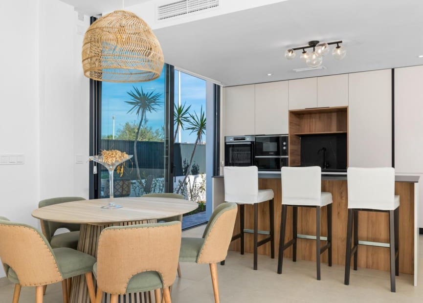 3 slaapkamer Villa te koop in Mar de Cristal met zwembad - € 549.000 (Ref: 8823531)