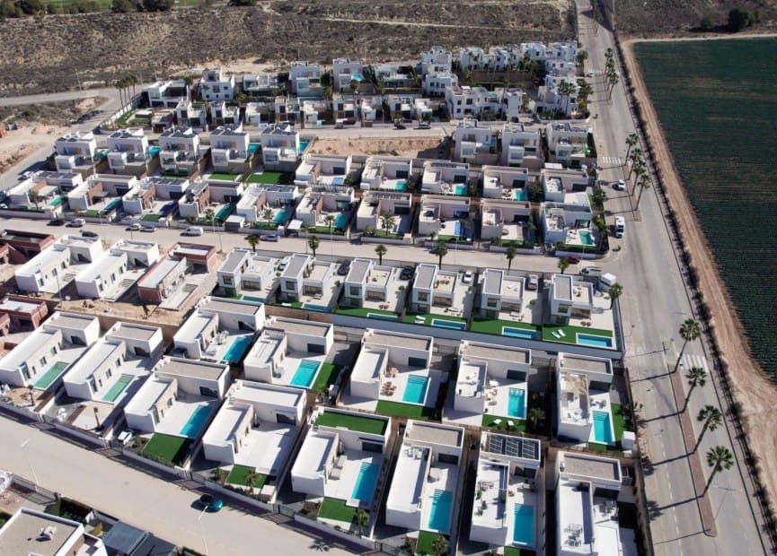 3 soveværelse Villa til salg i Algorfa med swimmingpool - € 535.000 (Ref: 8824240)