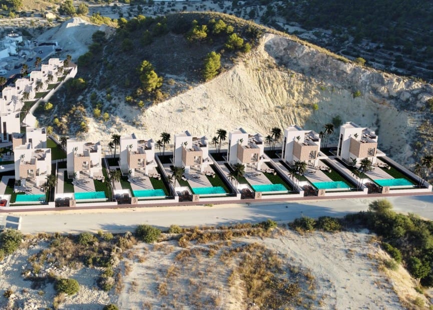 3 bedroom Villa for sale in Finestrat with pool - € 699,900 (Ref: 8824795)