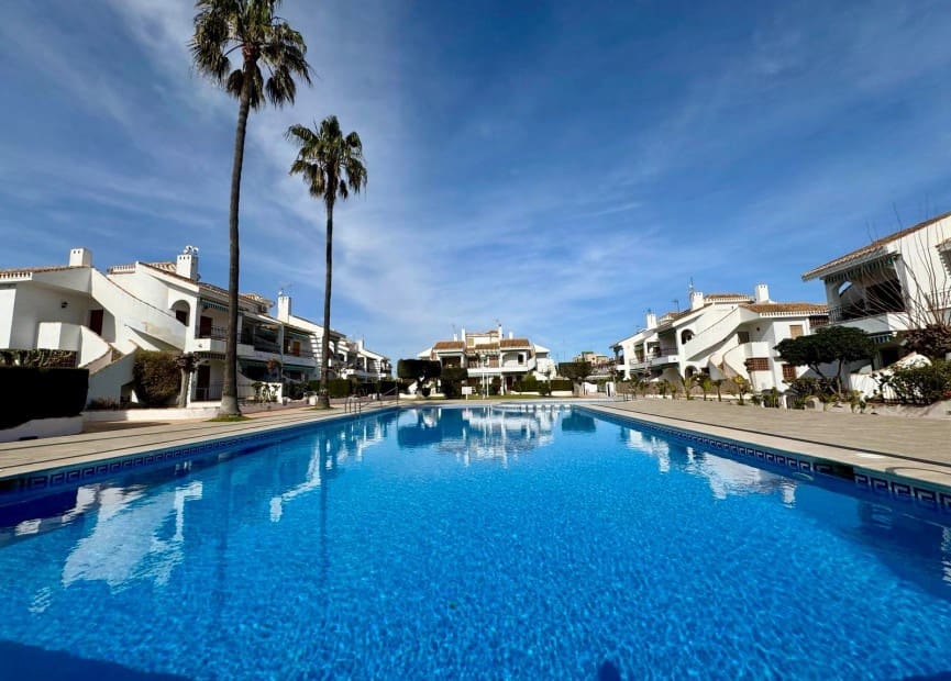 2 slaapkamer Appartement te koop in Torre de la Horadada met zwembad - € 240.000 (Ref: 8826643)