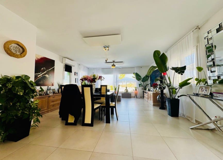 6 bedroom Villa for sale in Ciudad Quesada with pool - € 625,000 (Ref: 8828128)