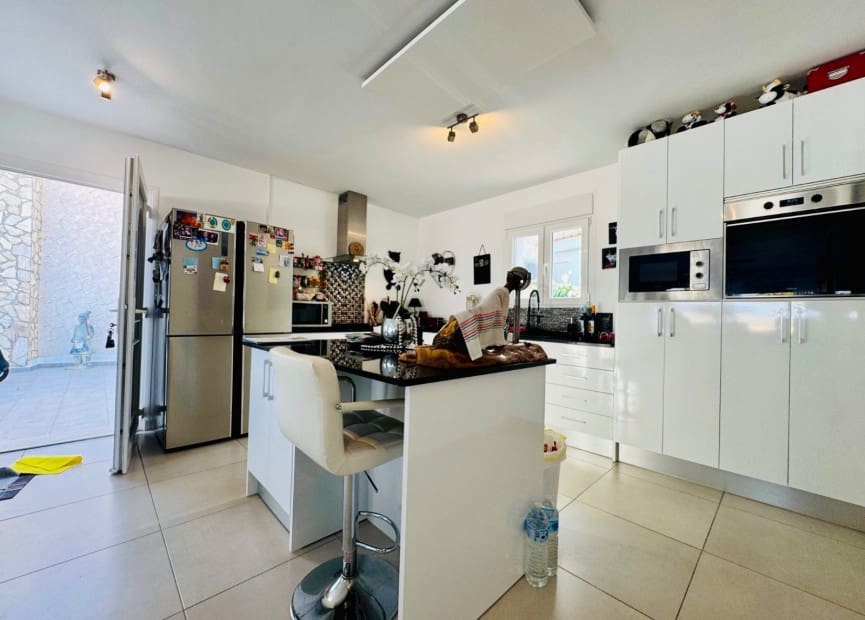 6 bedroom Villa for sale in Ciudad Quesada with pool - € 625,000 (Ref: 8828128)