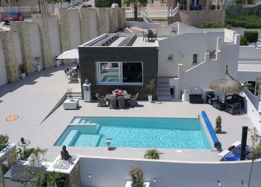 6 bedroom Villa for sale in Ciudad Quesada with pool - € 625,000 (Ref: 8828128)