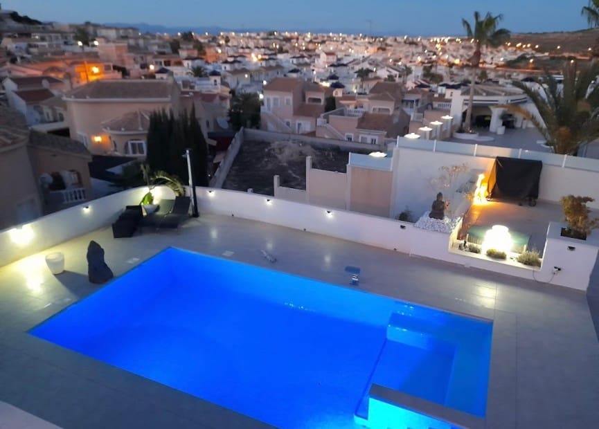 6 bedroom Villa for sale in Ciudad Quesada with pool - € 625,000 (Ref: 8828128)