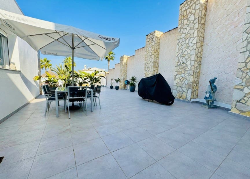 6 bedroom Villa for sale in Ciudad Quesada with pool - € 625,000 (Ref: 8828128)