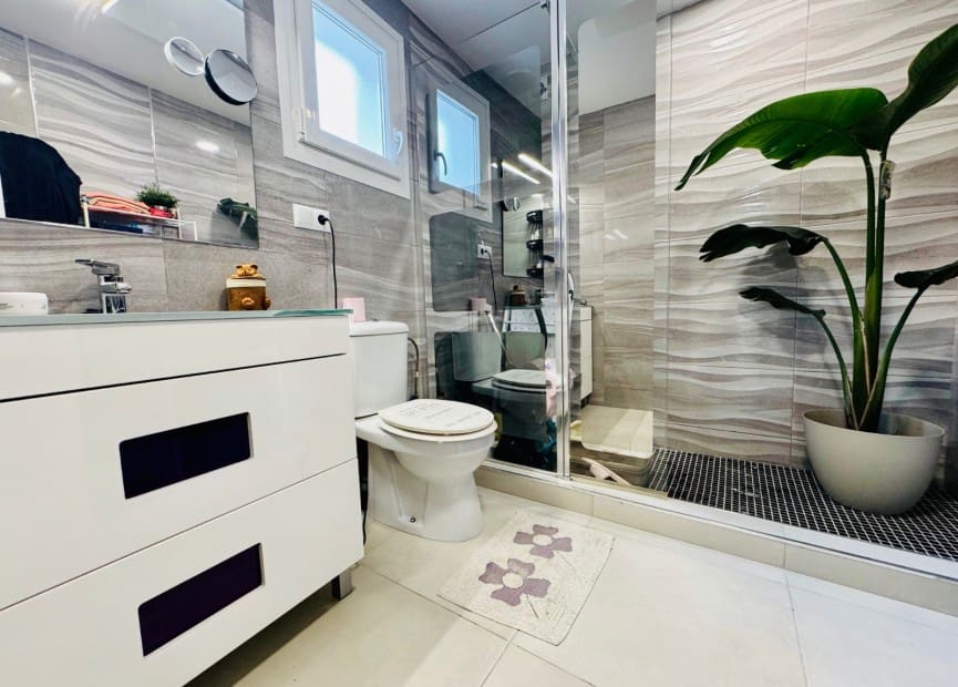 6 bedroom Villa for sale in Ciudad Quesada with pool - € 625,000 (Ref: 8828128)