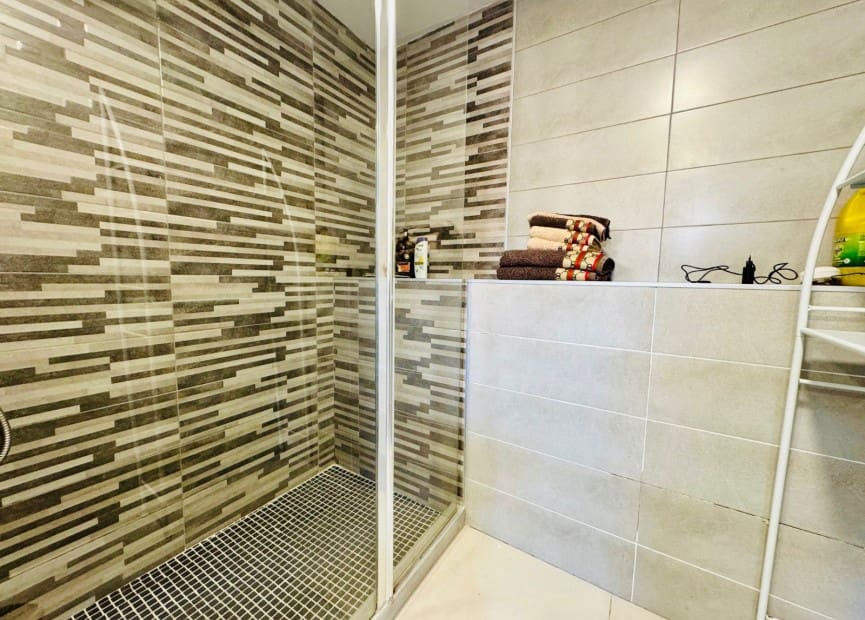 6 bedroom Villa for sale in Ciudad Quesada with pool - € 625,000 (Ref: 8828128)