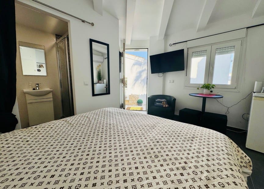 6 bedroom Villa for sale in Ciudad Quesada with pool - € 625,000 (Ref: 8828128)