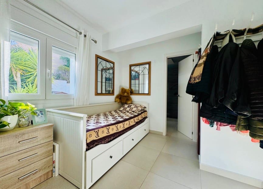 6 bedroom Villa for sale in Ciudad Quesada with pool - € 625,000 (Ref: 8828128)