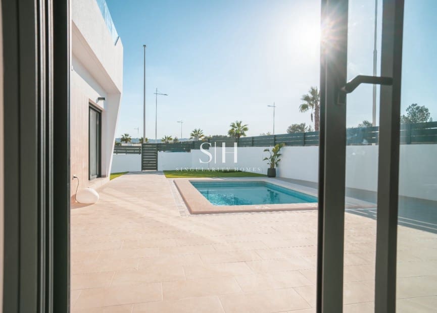 3 soveværelse Villa til salg i San Miguel de Salinas med garage - € 429.900 (Ref: 8844444)