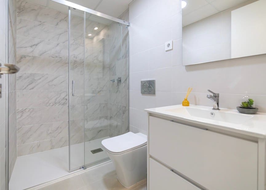 3 slaapkamer Appartement te koop in Punta Prima met zwembad garage - € 412.000 (Ref: 8918605)