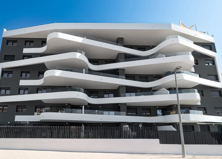 3 slaapkamer Appartement te koop in Punta Prima met zwembad garage - € 412.000 (Ref: 8918605)