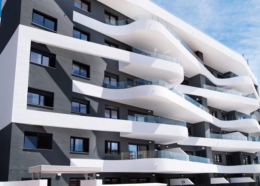 3 slaapkamer Appartement te koop in Punta Prima met zwembad garage - € 412.000 (Ref: 8918605)