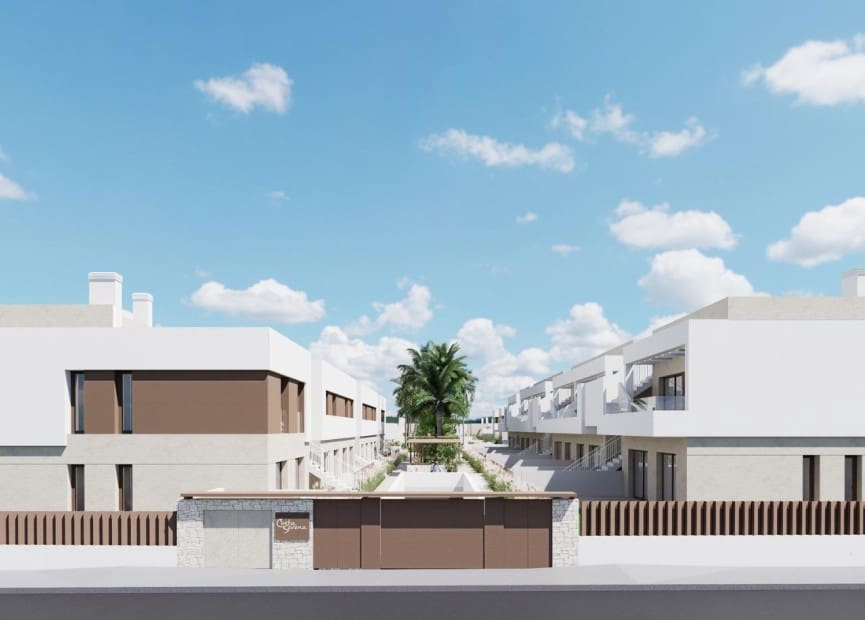 3 soveværelse Villa til salg i Los Alcazares med swimmingpool garage - € 599.000 (Ref: 8983237)