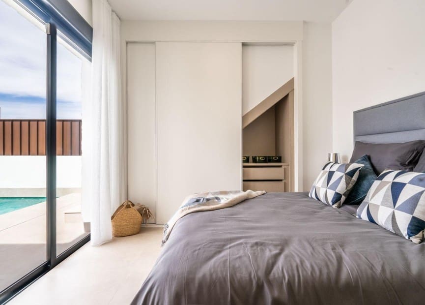 3 soveværelse Villa til salg i Roldan med swimmingpool garage - € 395.950 (Ref: 8986519)