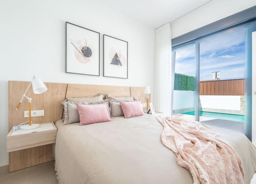 3 soveværelse Villa til salg i Roldan med swimmingpool garage - € 395.950 (Ref: 8986519)